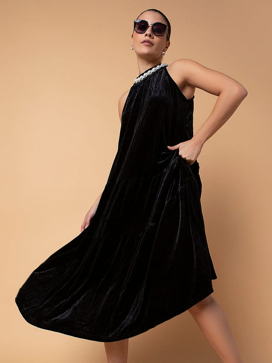 Women's Black Sleeveless A-Line Midi Dress