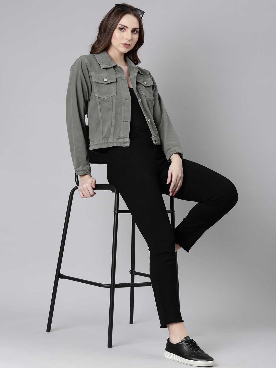 Women's Grey Spread Collar Crop Denim Jacket
